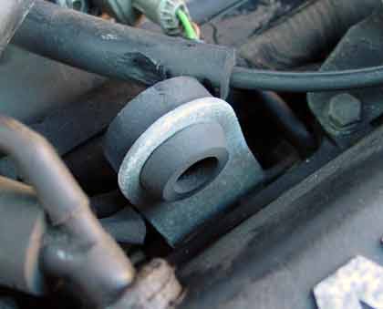 Saab 900s | Passenger side anchor point.